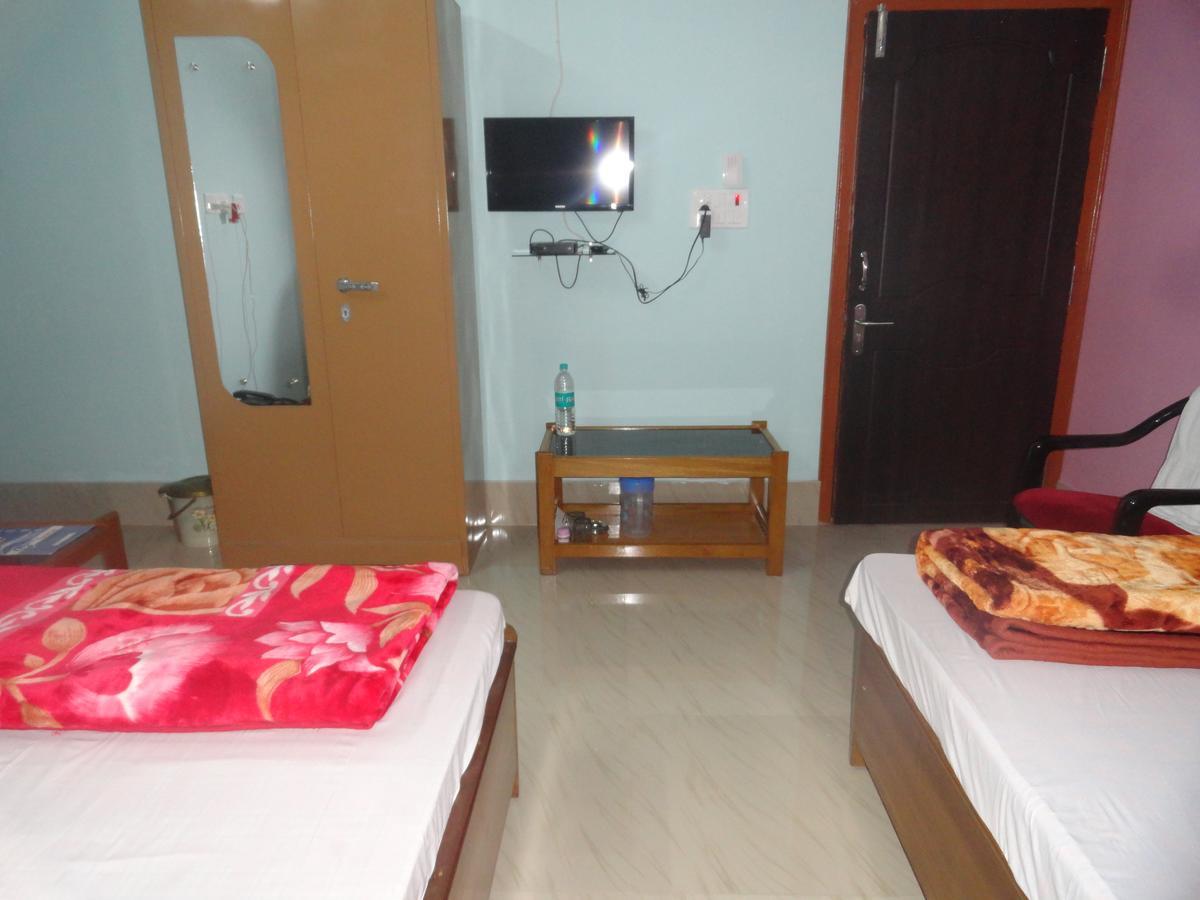 Hotel Kaustav Tezpur Exteriör bild
